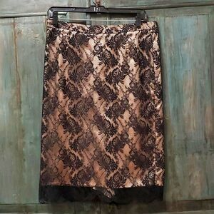 Intuitions, Black Lace Pencil Skirt With Cream/Peachy Lining, Size 6